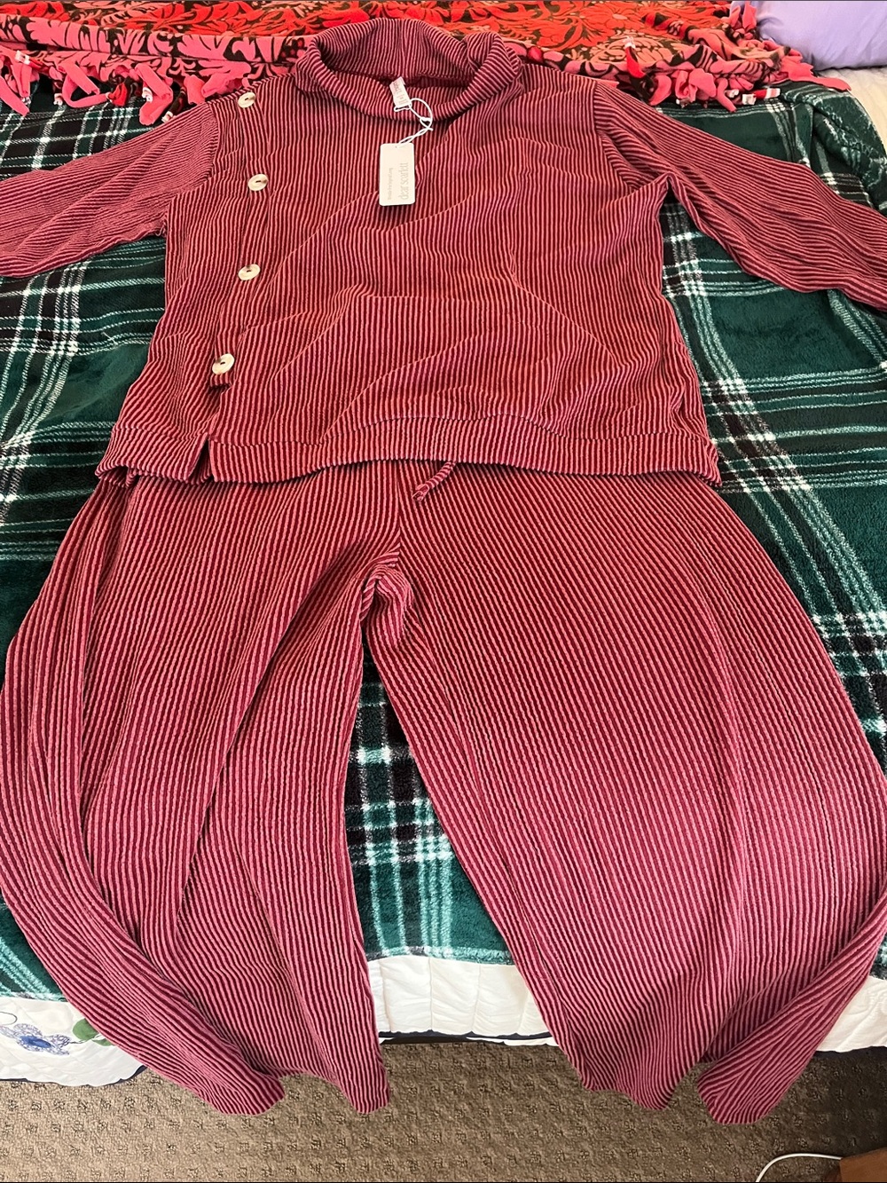Dear Scarlett Women's Burgundy Ribbed Button-Accent Travel Set Wrinkle Free NWT